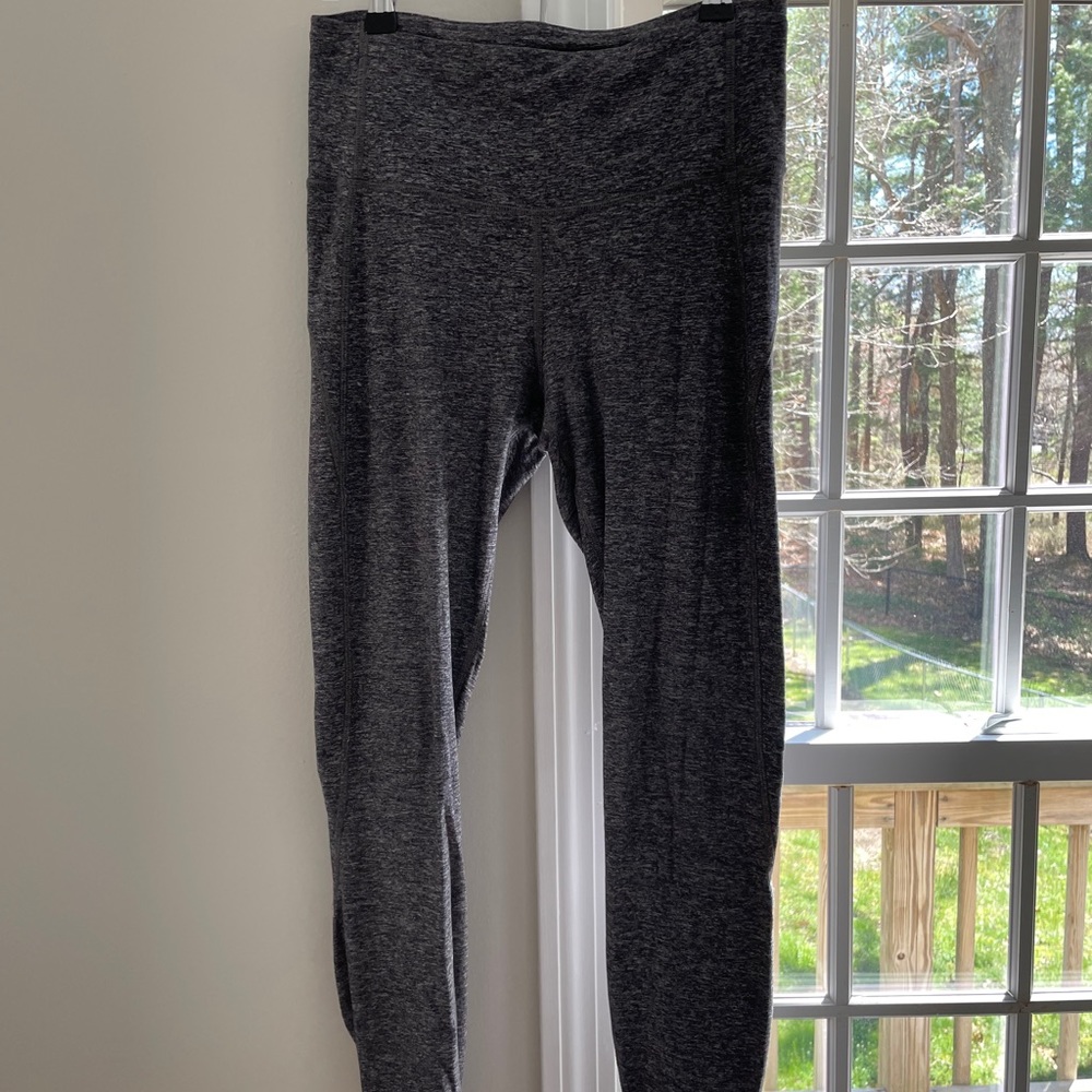 Grey Lululemon leggings with cute cuff detail!!!